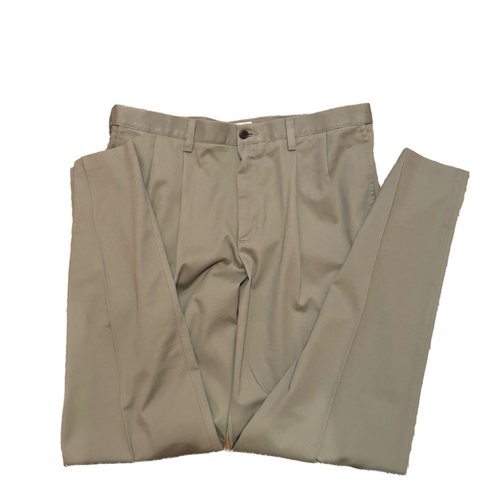 New Khaki Dockers Classic Fit 42 x 32